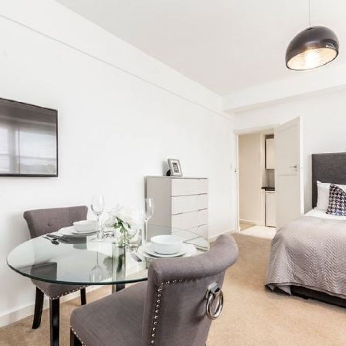 Hill Street, Mayfair (South) and Piccadilly, London, W1J - Photo 1