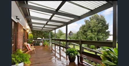 MAGNIFICENT & IMMACULATE FAMILY HOME - Photo 5