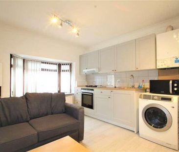 Salisbury Avenue, Barking, IG11 - Photo 5