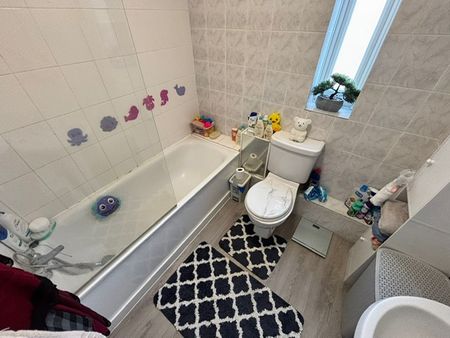 3 bedroom end of terrace to rent Talbot Road, Sudbury - Photo 2