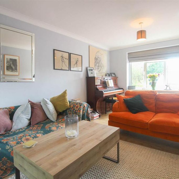 3 bedroom semi-detached house to rent - Photo 1