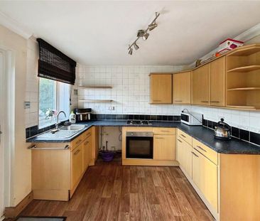 3 bedroom semi-detached house to rent - Photo 6