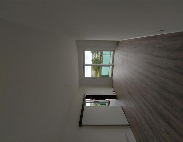 Vollsanierte 2-Raum-Wohnung mit WBS - barrierearm & mit Aufzug! - Photo 1