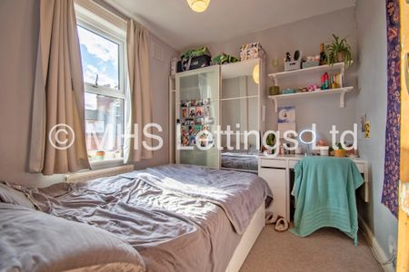 4 Bedroom Mid Terraced House for rent in Hartley Grove - Photo 5