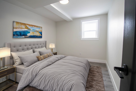 Newly Renovated 2-Bedroom Apartment in Welland! - Photo 2