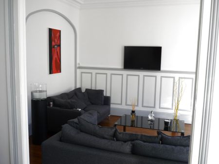 NANCY APPARTEMENT F3 DE CARACTERE, TRAVERSANT DE 70 M2 PROCHE DE LA GARE AVEC JARDIN COLLECTIF - Photo 2