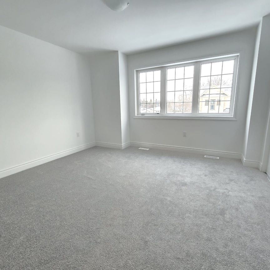 For Lease - 22 Franklin Avenue, Toronto, Ontario - Photo 1