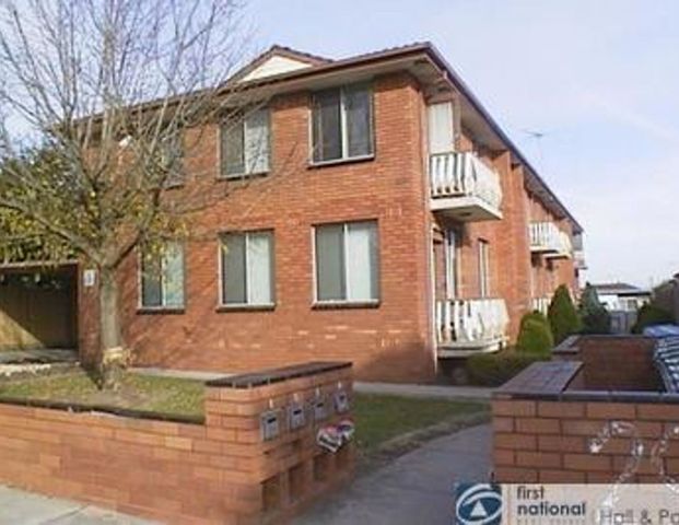 Two bedroom flat - Photo 1