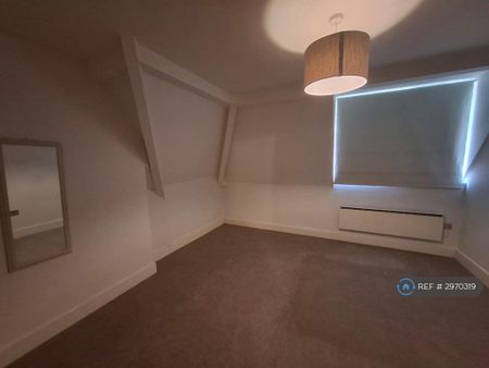 2 bedroom flat to rent - Photo 2