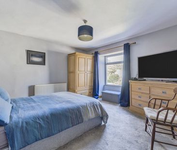 Cross Street, Helston, Cornwall, TR13 - Photo 3