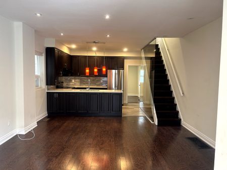 For Lease - 1311 Gerrard Street Unit# 1, Toronto, Ontario - Photo 5