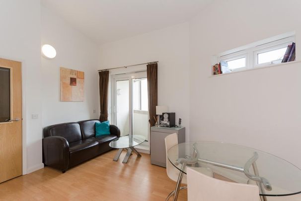 1 bedroom flat to rent - Photo 1