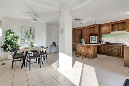 Family Home in Craigieburn - Photo 4