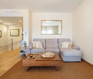 3 bedroom luxury Townhouse for rent in Nueva Andalucia, Andalusia - Photo 3