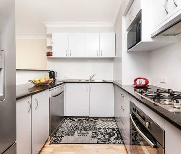 Spacious split level penthouse apartment in Kogarah CBD - Photo 1