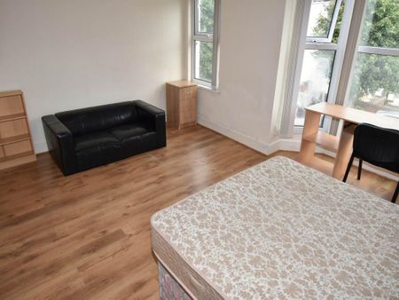 5 bedroom house to rent - Photo 3