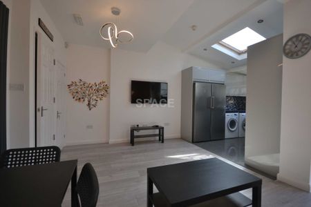 Palmer Park Avenue, Reading, Berkshire, RG6 1DN - Photo 2