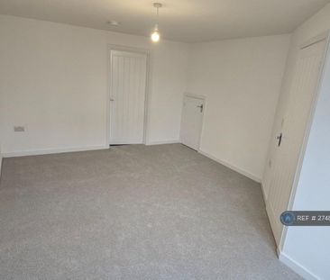 3 bedroom semi-detached house to rent - Photo 4