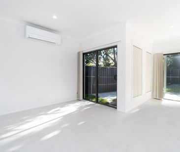 Three-Bedroom Villa with Air-Conditioned Living - Photo 2