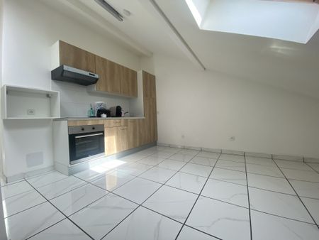 Location Appartement 2 pièces 46m² UCKANGE 57270 - Photo 2