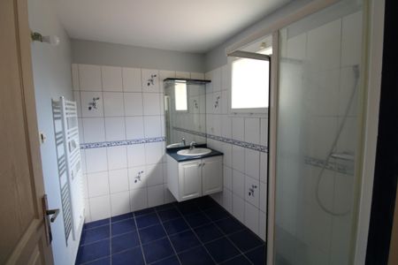 Location Maison 5 pièces 117m² - Photo 3