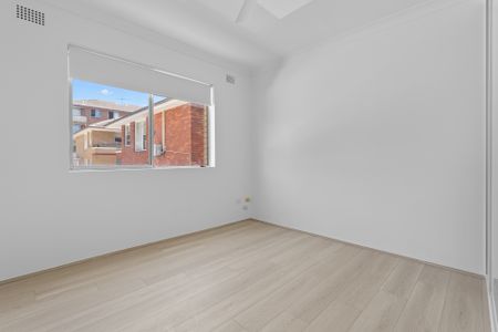 Renovated apartment In Prime Location - Photo 3