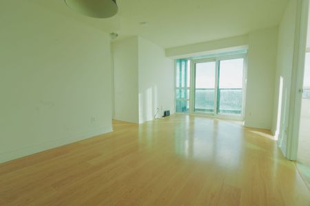 For Lease - 15 Greenview Avenue Unit# 2707, Toronto, Ontario - Photo 2