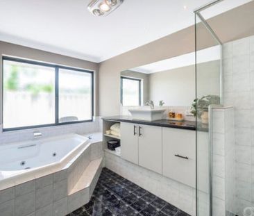 Secret Harbour - Photo 3