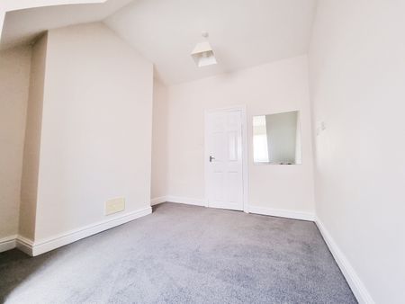 1 Bed Flat, Erleigh Road, RG1 - Photo 5