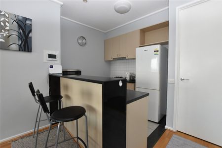 248/83 Whiteman Street - Photo 2