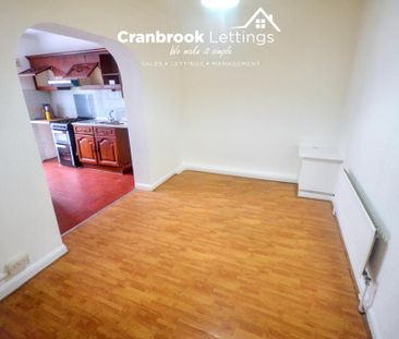 4 bedroom semi-detached house to rent - Photo 2