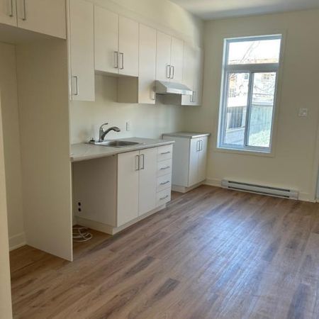 Super 5 1/2 Hochelaga - Photo 3