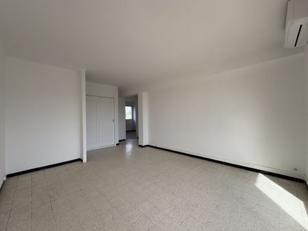 Location Appartement 3 pièces 59m² LA CIOTAT 13600 - Photo 2