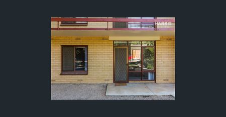 Easy living on the city fringe - Photo 4