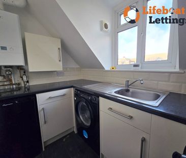 Millfield, Folkestone - Photo 3