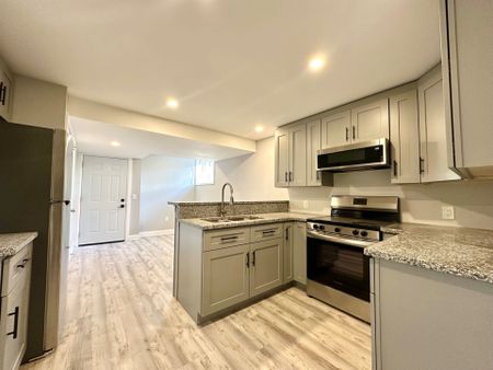 For Lease - 39 Grove Avenue Unit# LOWER, St. Catharines, Ontario - Photo 4