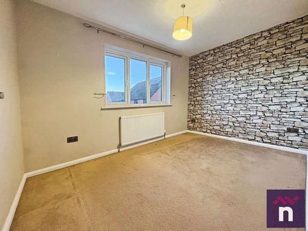 Freesia Close, Warminster, BA12 - Photo 2