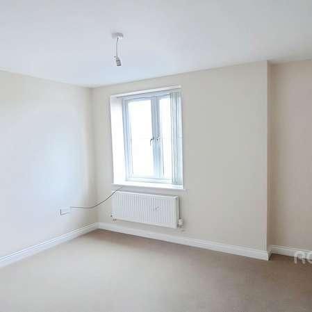 Ilmdeen Court, Queens Road, Farnborough, GU14 - Photo 1