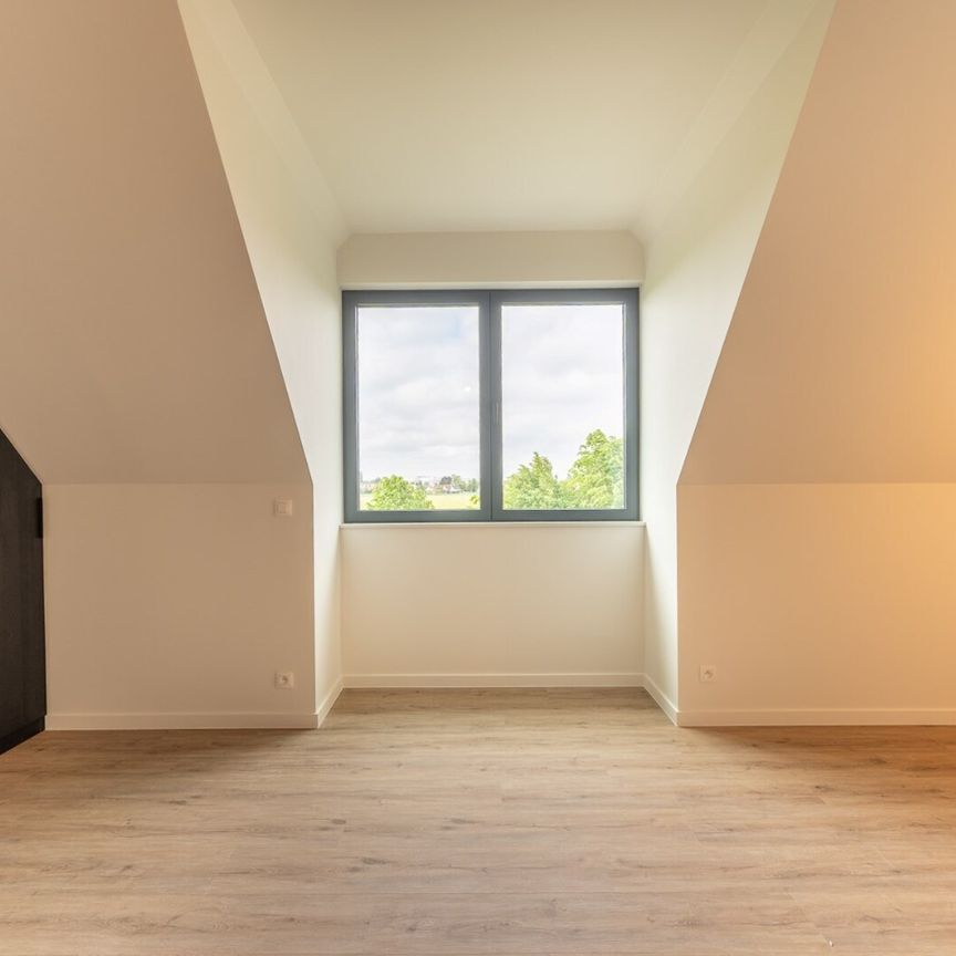 Prachtig afgewerkte woning, zeer rustig gelegen nabij het centrum - Foto 1