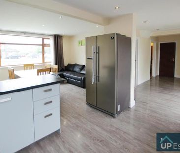4 bedroom semi-detached house to rent - Photo 6