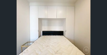 Modern Elegance in the Heart of Melbourne | One-bedroom Furnished Apartment - Photo 5