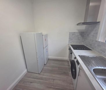 6 bedroom house of multiple occupation to rent - Photo 5