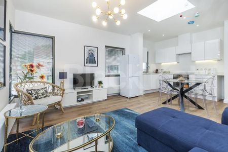 Modern One-Bedroom Flat with Excellent Transport Links - Photo 3