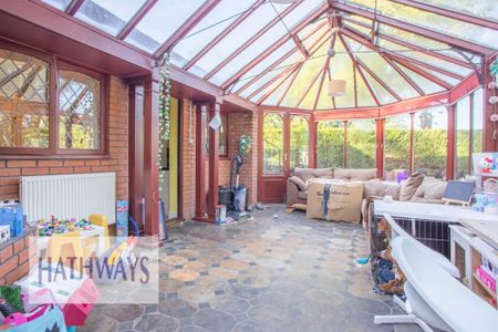 4 bedroom detached house to rent - Photo 3