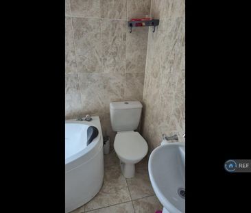 1 bedroom in a house share to rent - Photo 6