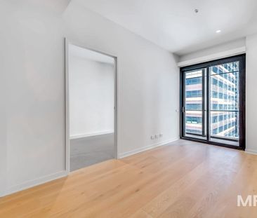 901/199 William Street, Melbourne - Photo 2