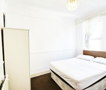 4 bedroom terraced house to rent - Photo 6