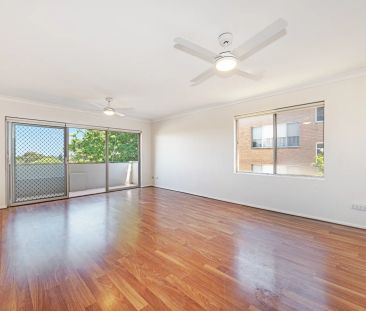 Two Bedroom Unit with a Gorgeous Vista View - Photo 4