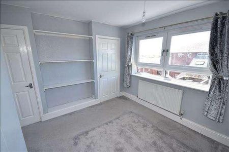 Lower Queens Road, Buckhurst Hill, IG9 - Photo 3