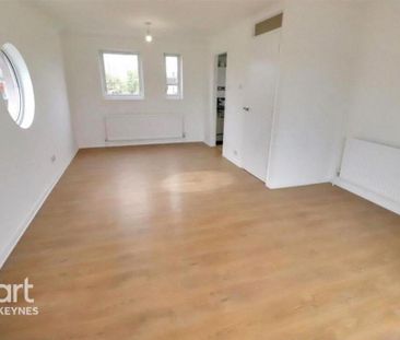 4 bedroom detached house to rent - Photo 2